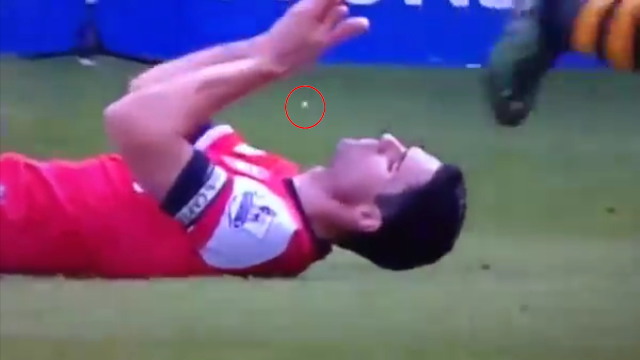 Video bóng đá: Pha va chạm khiến Mikel Arteta gãy răng cửa